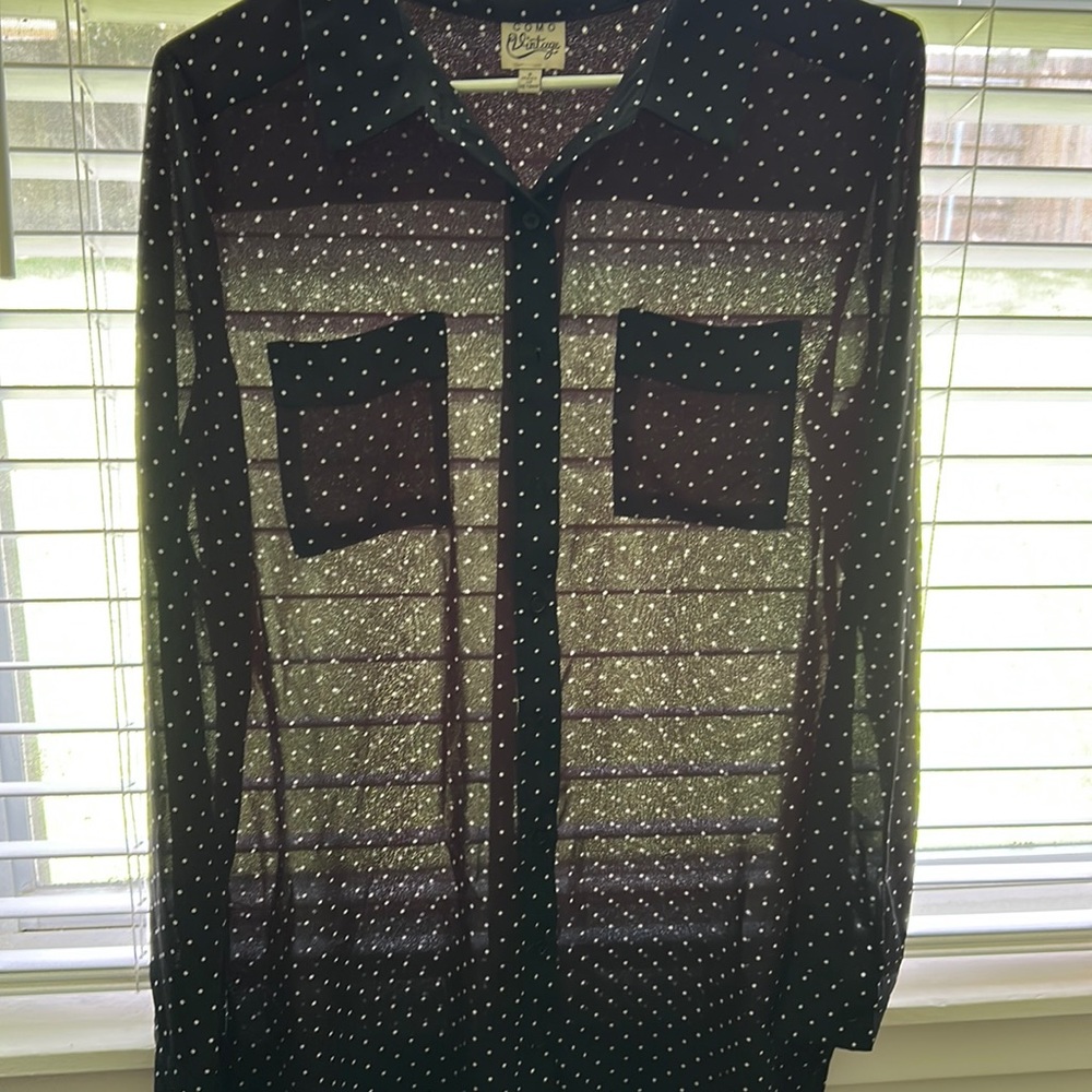 Two front pockets long sleeve blouse